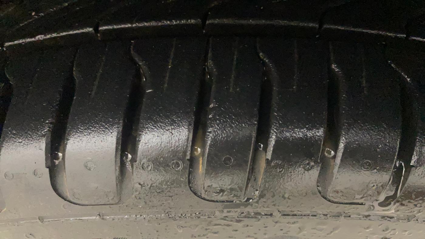 2020 Hyundai NEW I20 ASTA 1.2 AT, Petrol, Automatic, 18,793 km, Right Front Tyre Tread