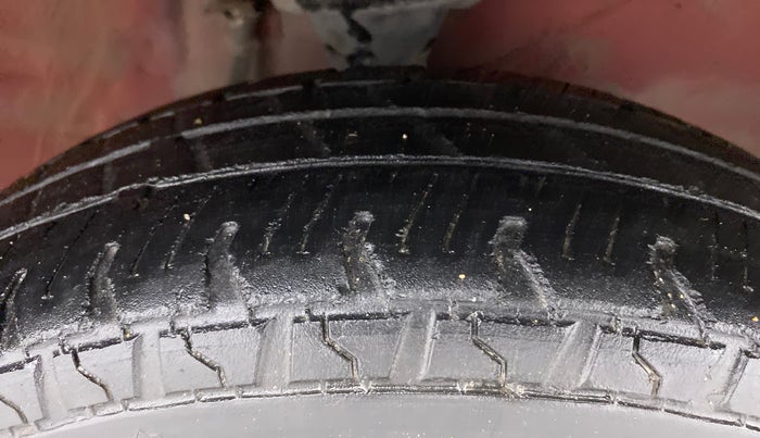 2010 Maruti Alto LXI, Petrol, Manual, 55,024 km, Right Front Tyre Tread