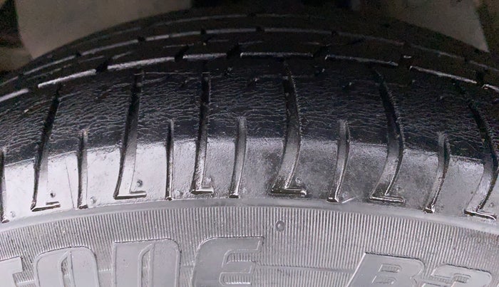 2018 Toyota Innova Crysta 2.4 VX 8 STR, Diesel, Manual, 52,759 km, Left Front Tyre Tread