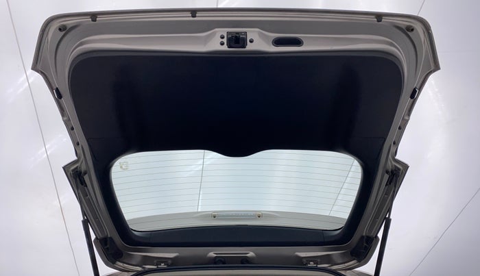 2018 Toyota Innova Crysta 2.4 VX 8 STR, Diesel, Manual, 52,759 km, Boot Door Open