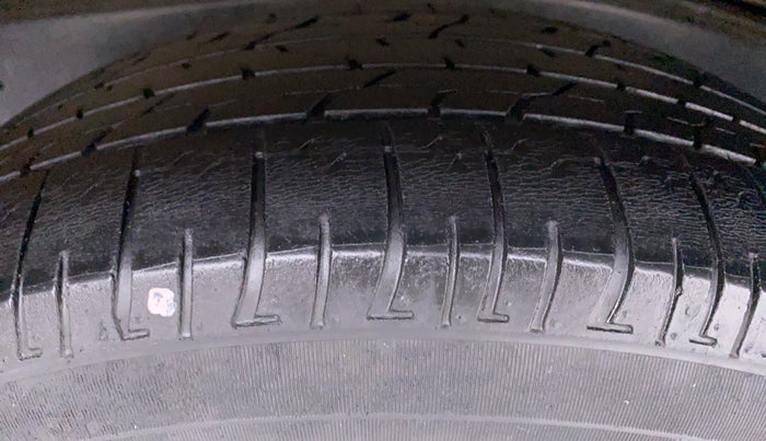 2018 Toyota Innova Crysta 2.4 VX 8 STR, Diesel, Manual, 52,759 km, Left Rear Tyre Tread