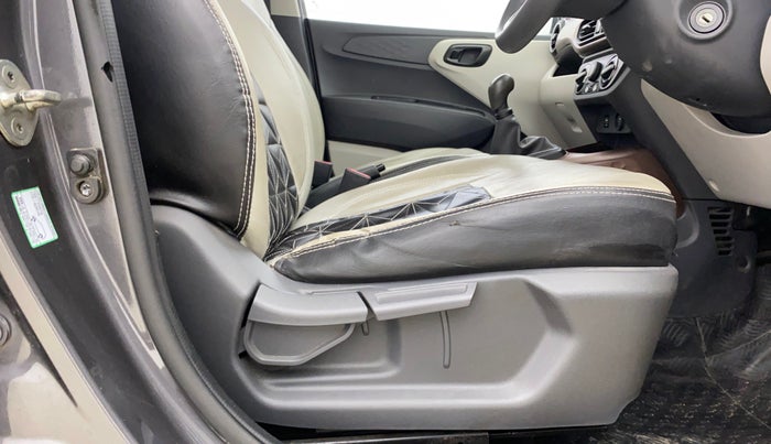 2021 Hyundai AURA S 1.2 CNG, CNG, Manual, 36,554 km, Driver Side Adjustment Panel