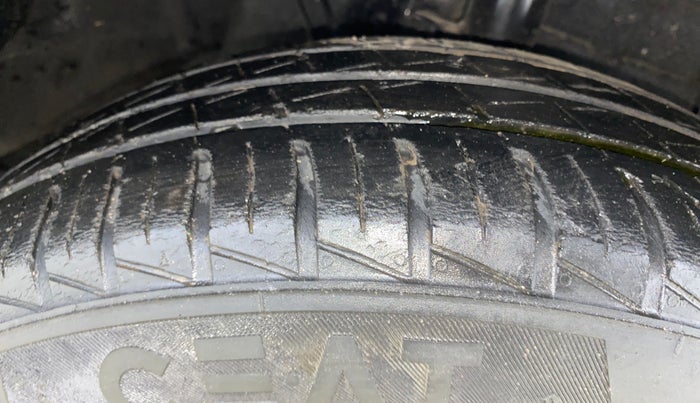 2021 Hyundai AURA S 1.2 CNG, CNG, Manual, 36,554 km, Right Front Tyre Tread