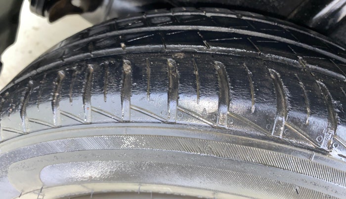 2021 Hyundai AURA S 1.2 CNG, CNG, Manual, 36,554 km, Right Rear Tyre Tread