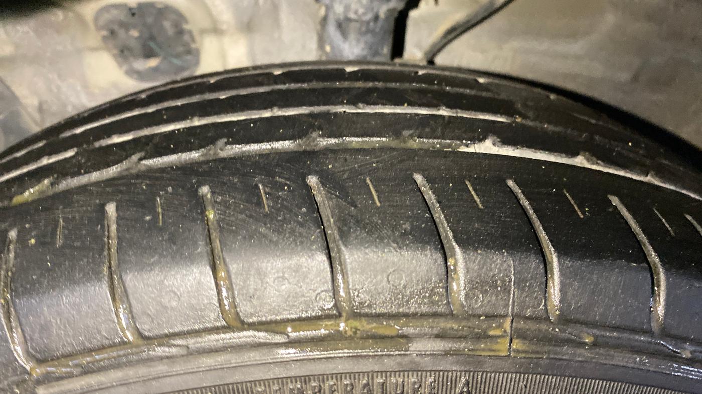 2015 Hyundai Creta SX PLUS 1.6 PETROL, Petrol, Manual, 95,740 km, Left Front Tyre Tread