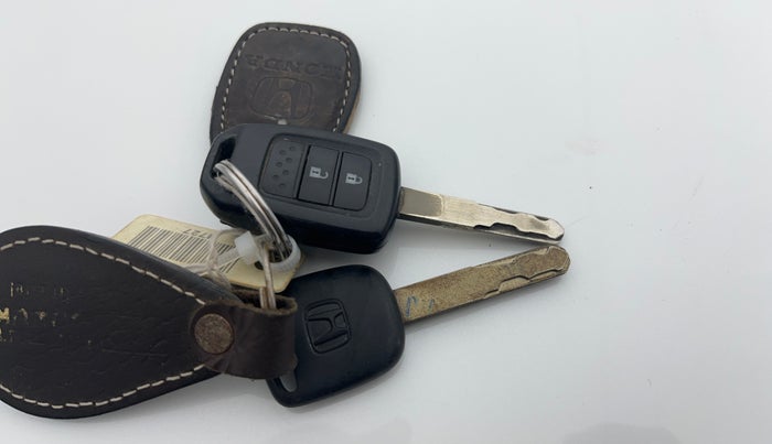 2018 Honda WR-V 1.2L I-VTEC VX MT, Petrol, Manual, 50,054 km, Key Close Up