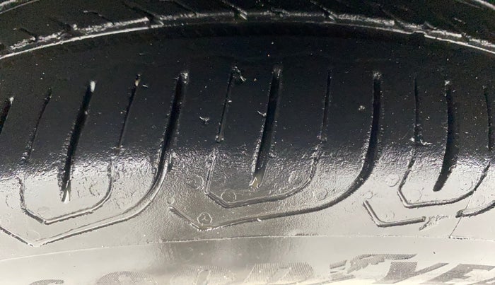 2017 Volkswagen Vento 1.2 TSI HIGHLINE PLUS AT, Petrol, Automatic, 60,533 km, Left Front Tyre Tread