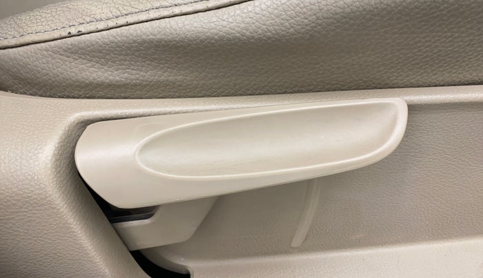 2017 Volkswagen Vento 1.2 TSI HIGHLINE PLUS AT, Petrol, Automatic, 60,533 km, Driver Side Adjustment Panel