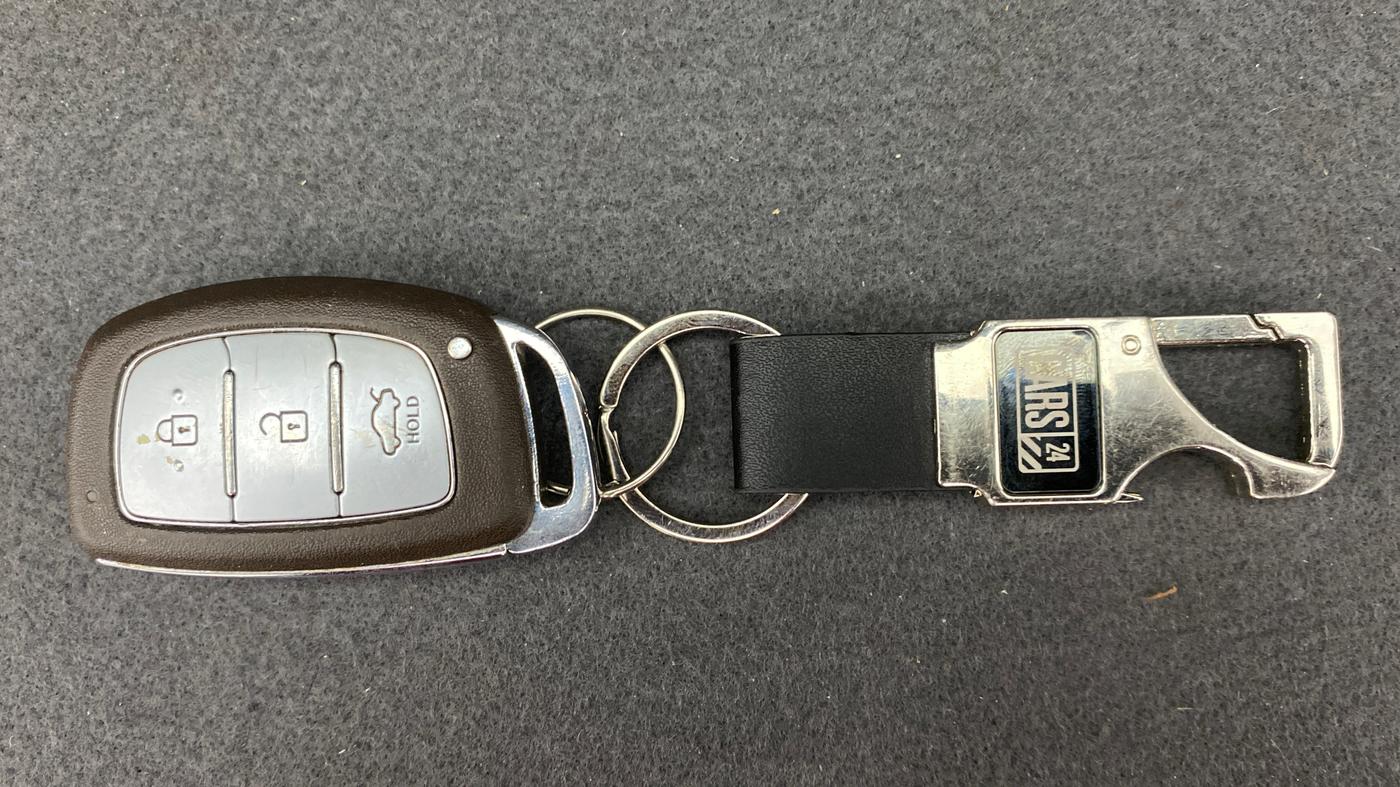2020 Hyundai GRAND I10 NIOS Asta Petrol, Petrol, Manual, 80,301 km, Key Close Up