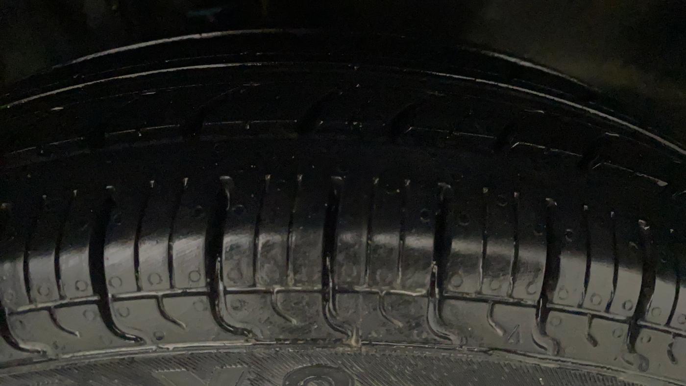 2012 Maruti Alto 800 LXI, Petrol, Manual, 18,489 km, Left Front Tyre Tread