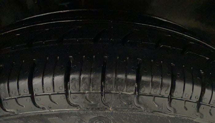 2012 Maruti Alto 800 LXI, Petrol, Manual, 18,489 km, Left Front Tyre Tread