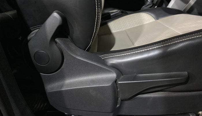 2023 Skoda KUSHAQ AMBITION 1.0L TSI AT, Petrol, Automatic, 17,895 km, Driver Side Adjustment Panel