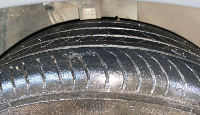 2023 Skoda KUSHAQ AMBITION 1.0L TSI AT, Petrol, Automatic, 17,895 km, Right Front Tyre Tread