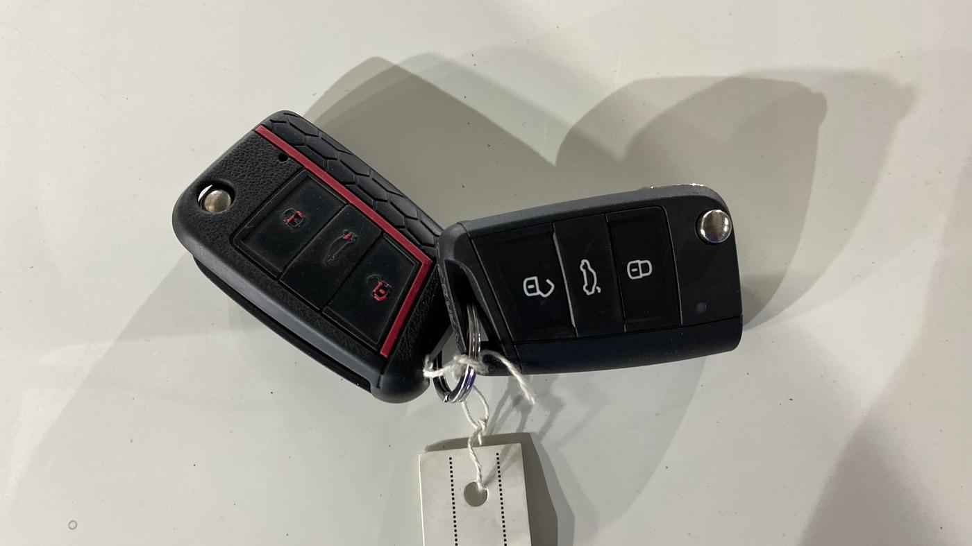 2023 Skoda KUSHAQ AMBITION 1.0L TSI AT, Petrol, Automatic, 17,895 km, Key Close Up