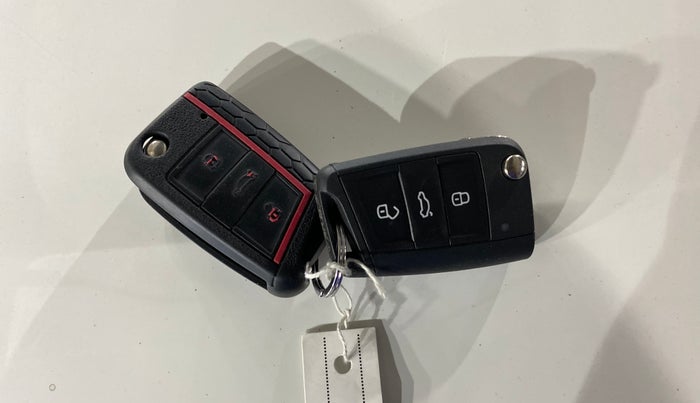 2023 Skoda KUSHAQ AMBITION 1.0L TSI AT, Petrol, Automatic, 17,895 km, Key Close Up