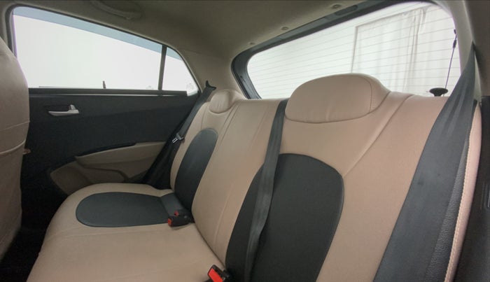 2017 Hyundai Grand i10 SPORTZ (O) 1.2 KAPPA VTVT, Petrol, Manual, 53,993 km, Right Side Rear Door Cabin