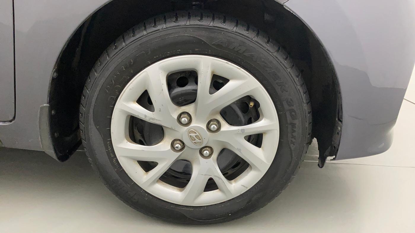 2017 Hyundai Grand i10 SPORTZ (O) 1.2 KAPPA VTVT, Petrol, Manual, 53,993 km, Right Front Wheel