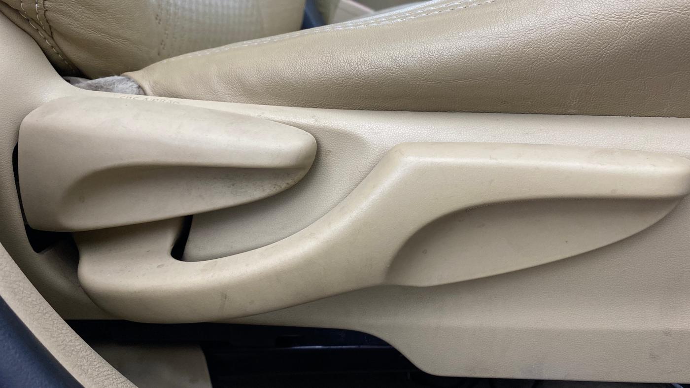 2018 Toyota YARIS G CVT, Petrol, Automatic, 46,748 km, Driver Side Adjustment Panel