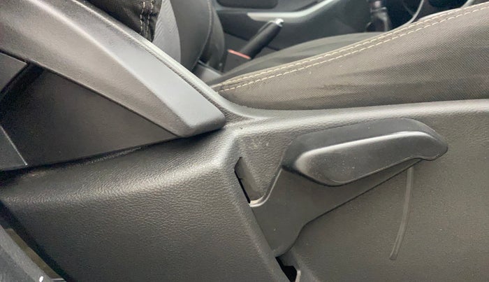 2017 Ford New Figo TITANIUM1.5 DIESEL, Diesel, Manual, 89,943 km, Driver Side Adjustment Panel