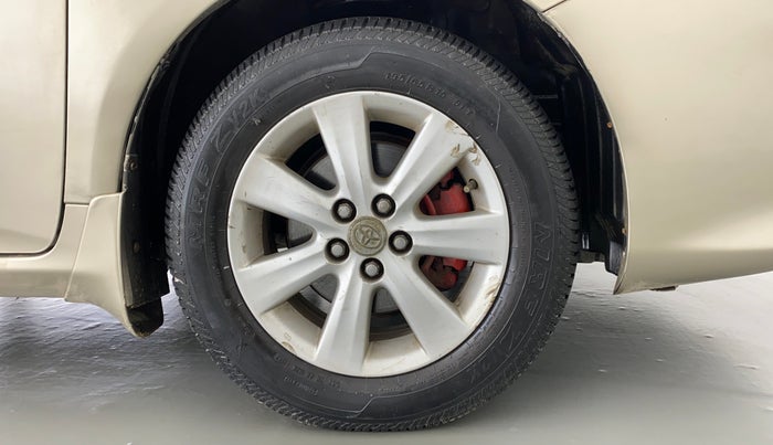 2010 Toyota Corolla Altis GL PETROL, Petrol, Manual, 70,615 km, Right Front Wheel