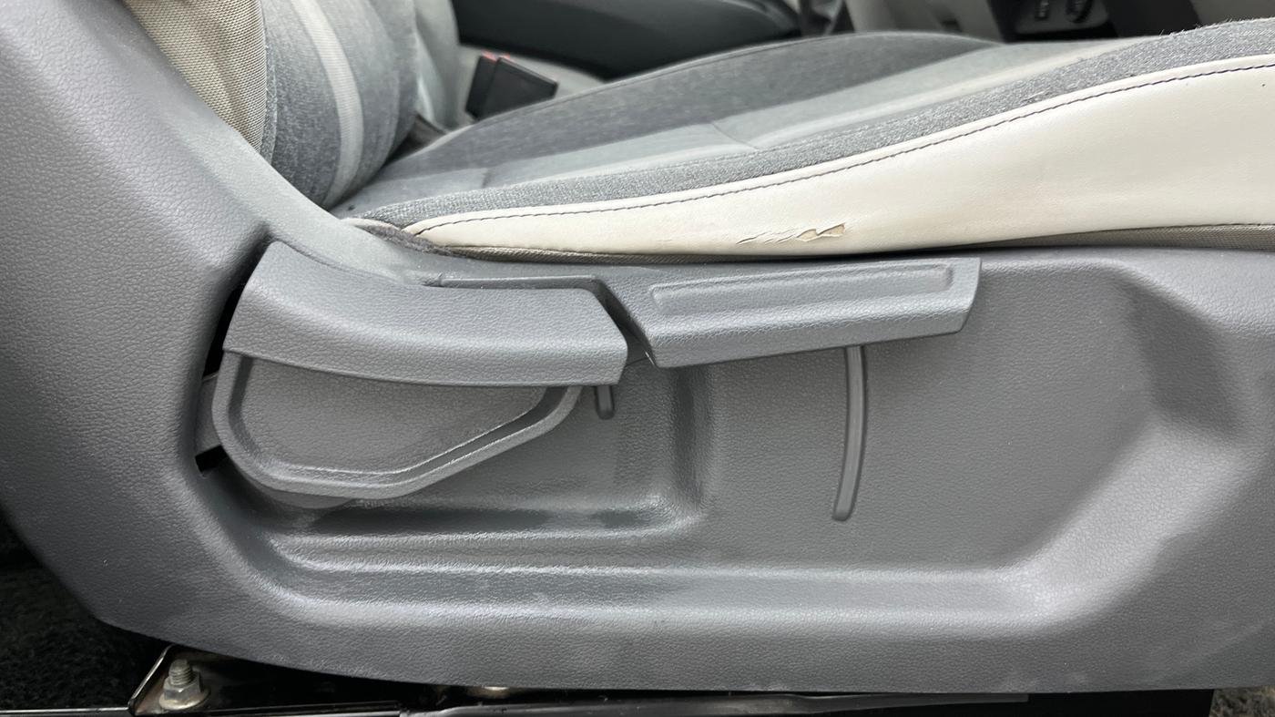 2019 Hyundai GRAND I10 NIOS SPORTZ U2 AMT 1.2 CRDI, Diesel, Automatic, 1,10,258 km, Driver Side Adjustment Panel