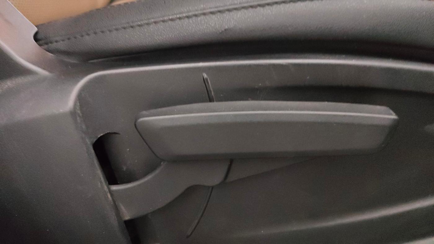 2022 Tata PUNCH CREATIVE 1.2 MT KAZIRANGA EDITION , Petrol, Manual, 39,212 km, Driver Side Adjustment Panel