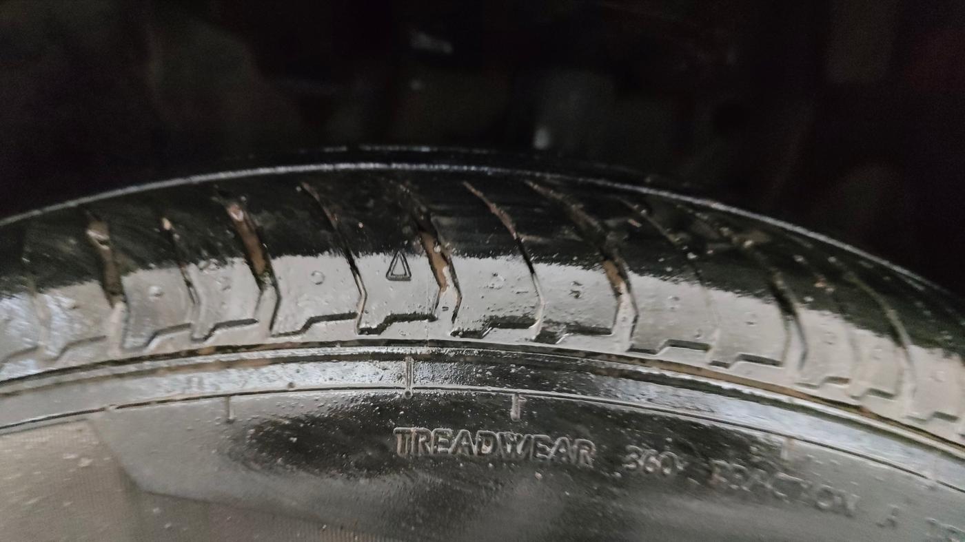 2022 Tata PUNCH CREATIVE 1.2 MT KAZIRANGA EDITION , Petrol, Manual, 39,212 km, Left Front Tyre Tread