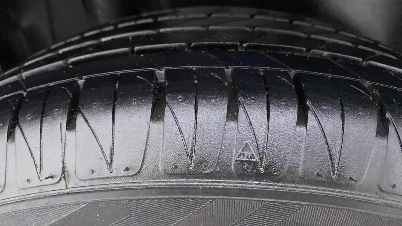 2022 Toyota URBAN CRUISER PREMIUM GRADE AT, Petrol, Automatic, 24,339 km, Right Rear Tyre Tread
