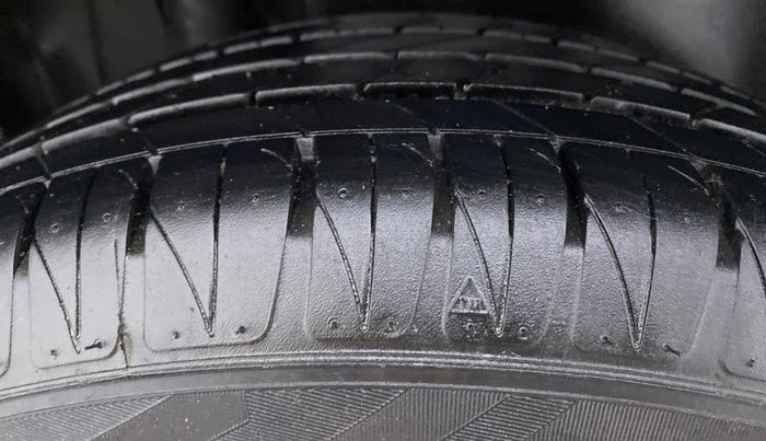 2022 Toyota URBAN CRUISER PREMIUM GRADE AT, Petrol, Automatic, 24,339 km, Right Rear Tyre Tread