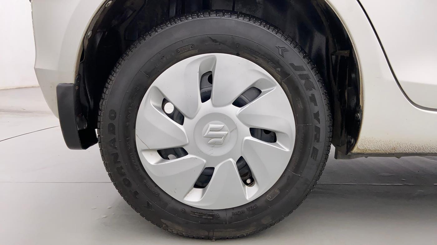 2017 Maruti Swift VXI OPT, Petrol, Manual, 37,470 km, Right Rear Wheel
