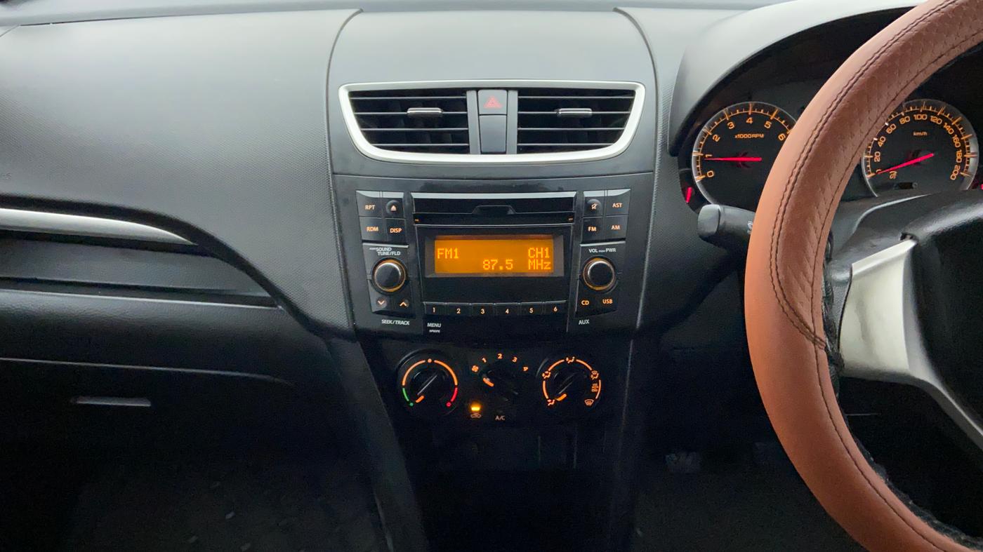 2017 Maruti Swift VXI OPT, Petrol, Manual, 37,470 km, Air Conditioner