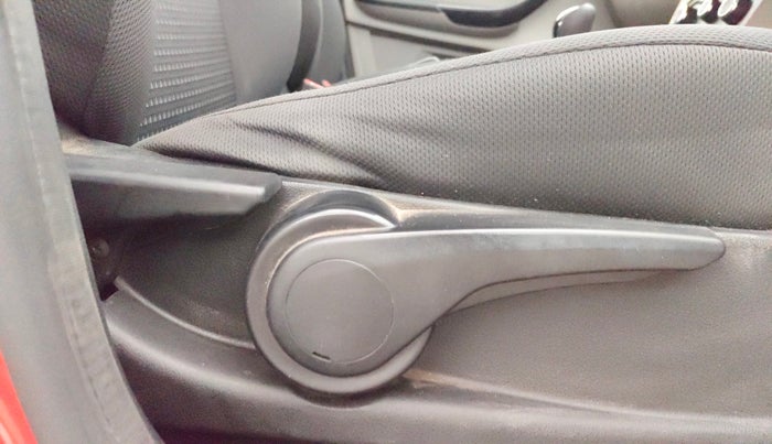 2018 Tata Tiago XZ PETROL, Petrol, Manual, 44,523 km, Driver Side Adjustment Panel