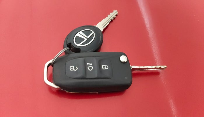 2018 Tata Tiago XZ PETROL, Petrol, Manual, 44,523 km, Key Close Up