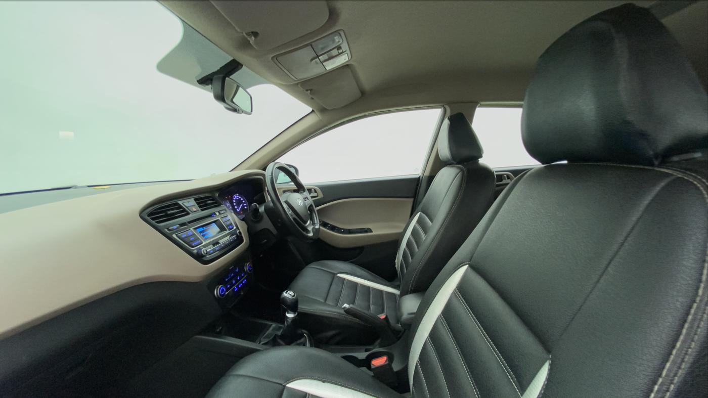 2015 Hyundai Elite i20 SPORTZ 1.2, Petrol, Manual, 55,844 km, Right Side Front Door Cabin