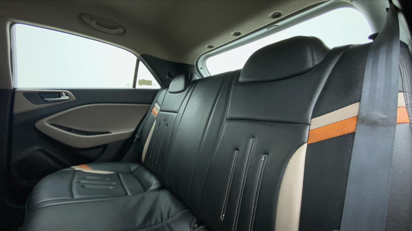 2019 Hyundai Elite i20 MAGNA PLUS 1.2, Petrol, Manual, 42,787 km, Right Side Rear Door Cabin