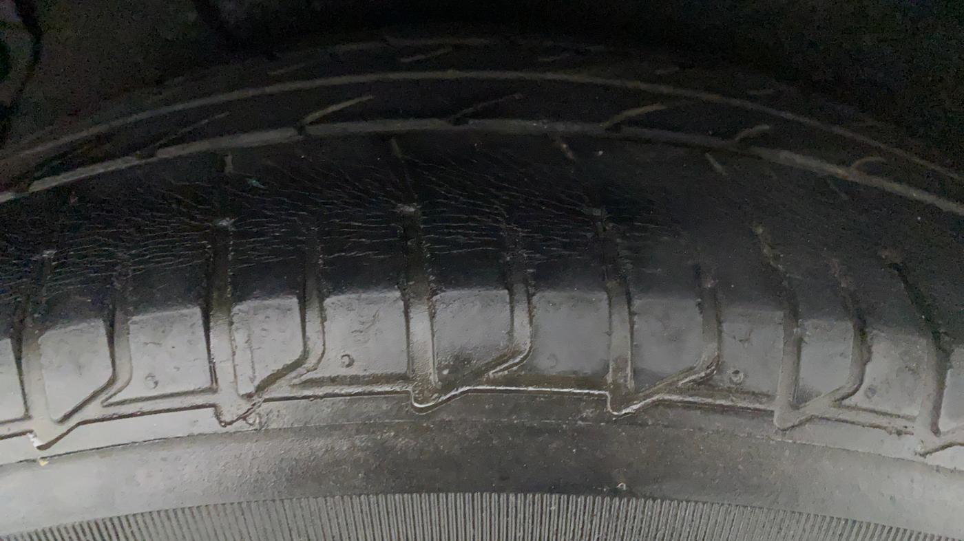 2017 Hyundai Verna FLUIDIC 1.4 VTVT, Petrol, Manual, 48,231 km, Right Front Tyre Tread