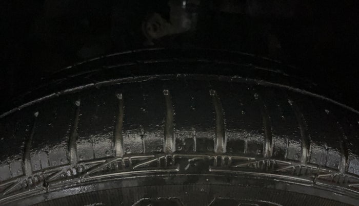 2014 Honda Amaze 1.2L I-VTEC VX AT, Petrol, Automatic, 35,127 km, Left Front Tyre Tread