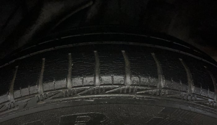 2014 Honda Amaze 1.2L I-VTEC VX AT, Petrol, Automatic, 35,127 km, Left Rear Tyre Tread