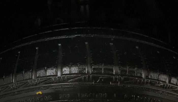 2014 Honda Amaze 1.2L I-VTEC VX AT, Petrol, Automatic, 35,127 km, Right Front Tyre Tread