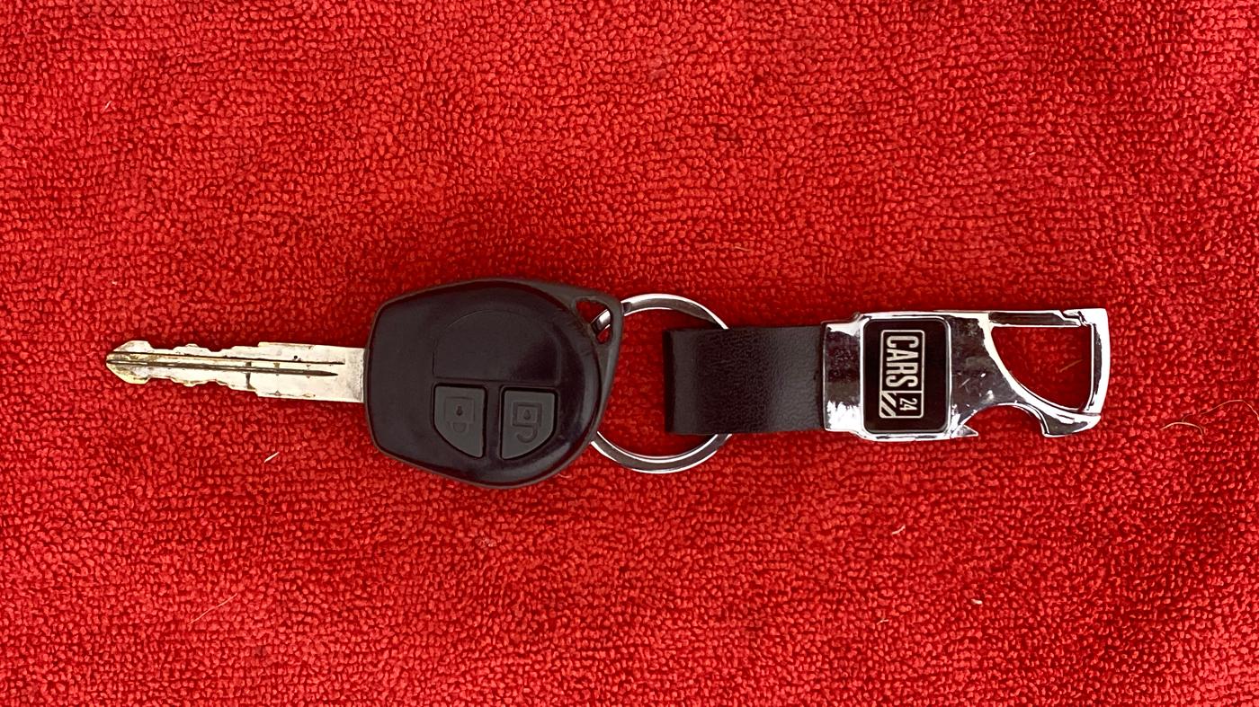 2017 Maruti Swift VXI, Petrol, Manual, 75,913 km, Key Close Up