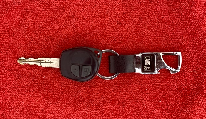 2017 Maruti Swift VXI, Petrol, Manual, 75,913 km, Key Close Up