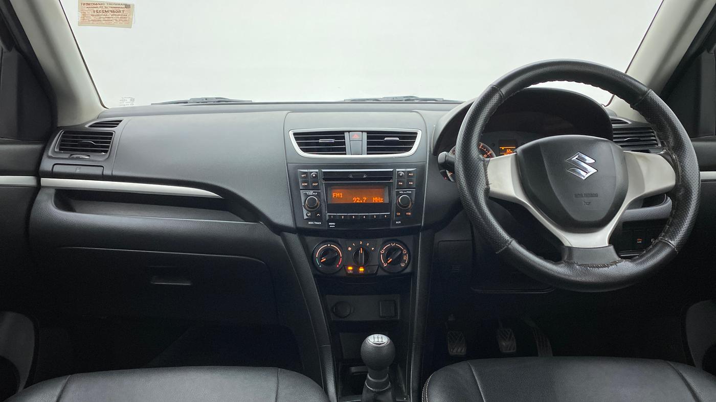 2017 Maruti Swift VXI, Petrol, Manual, 75,913 km, Dashboard