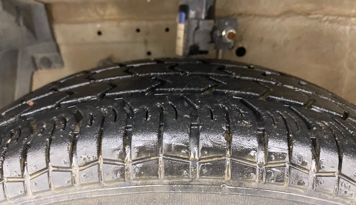 2017 Maruti Swift VXI, Petrol, Manual, 75,913 km, Left Front Tyre Tread