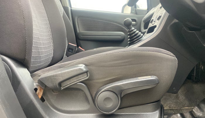 2014 Maruti Ritz ZXI, Petrol, Manual, 84,960 km, Driver Side Adjustment Panel