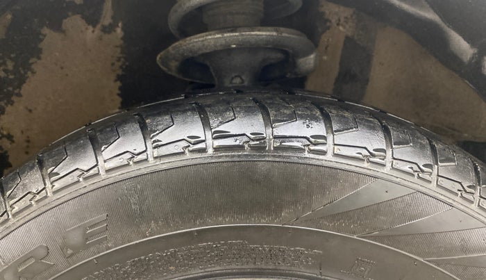2014 Maruti Ritz ZXI, Petrol, Manual, 84,960 km, Right Front Tyre Tread