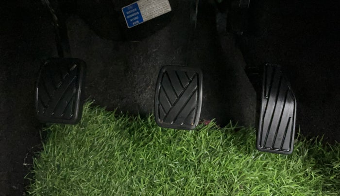 2019 Maruti Swift VXI, Petrol, Manual, 50,139 km, Pedals