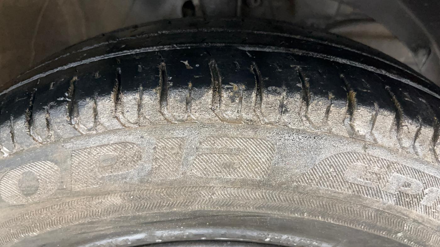 2019 Maruti Swift VXI, Petrol, Manual, 50,240 km, Right Front Tyre Tread