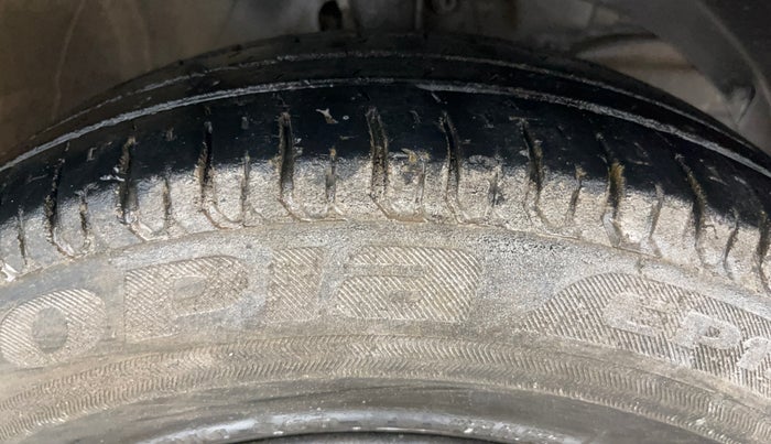 2019 Maruti Swift VXI, Petrol, Manual, 50,139 km, Right Front Tyre Tread