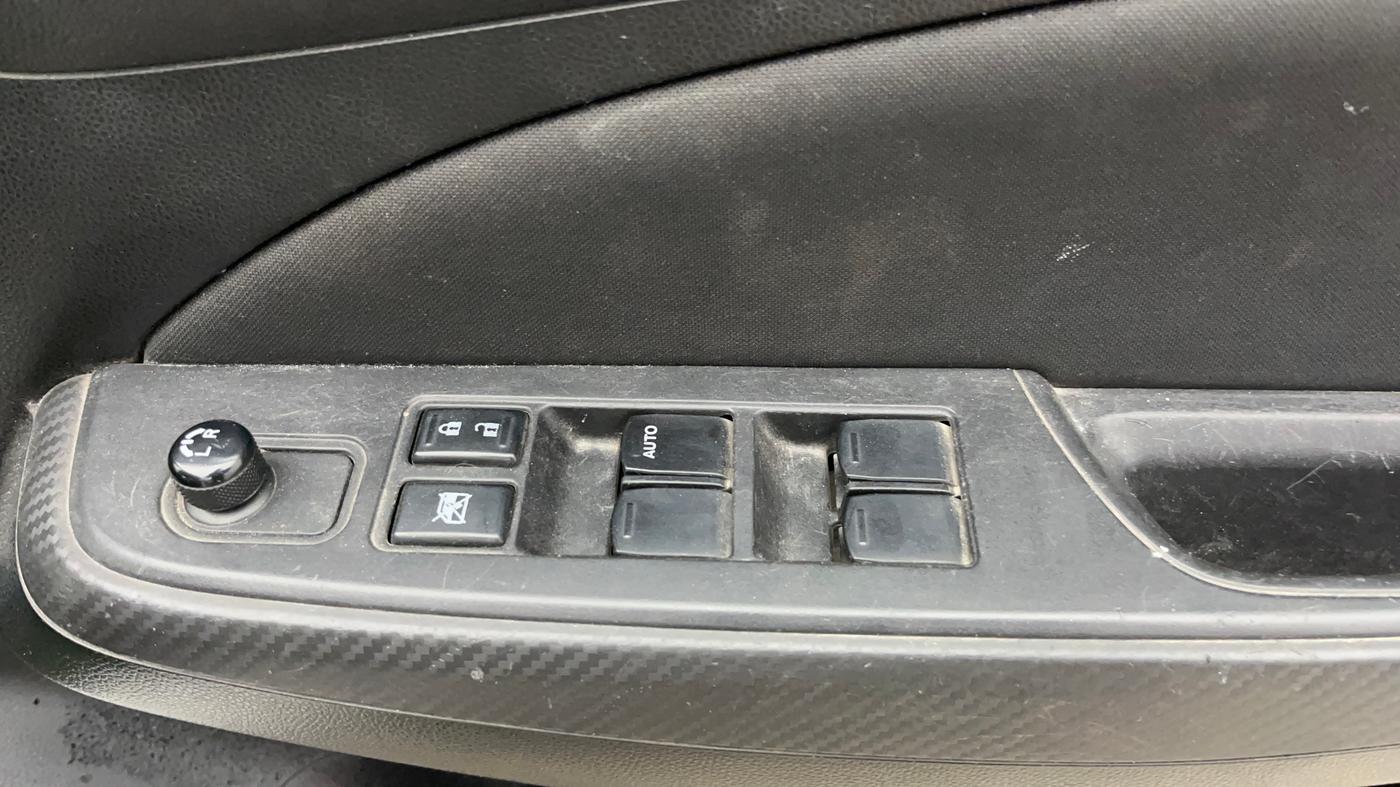 2019 Maruti Swift VXI, Petrol, Manual, 50,240 km, Driver Side Door Panels Control