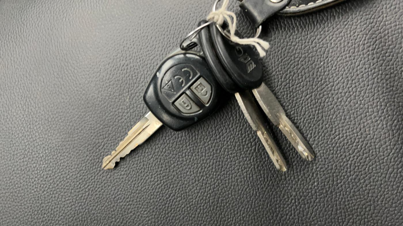 2019 Maruti Swift VXI, Petrol, Manual, 50,240 km, Key Close Up